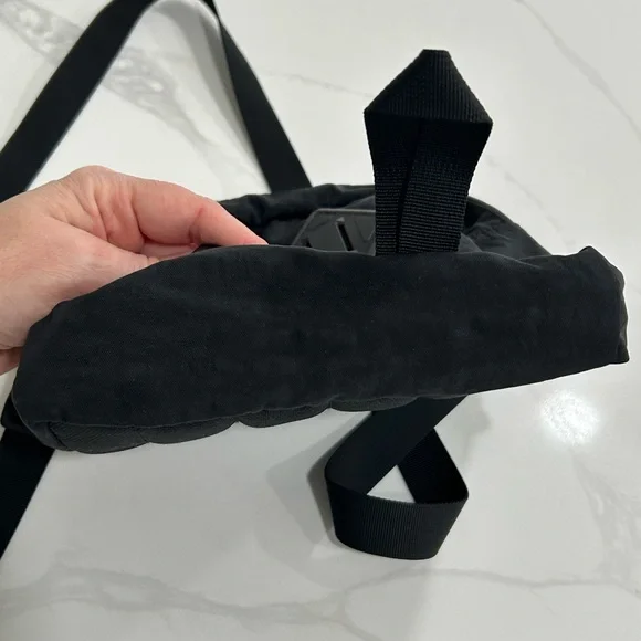 The North Face Berkeley Black Crossbody Bag - Picture 10 of 10